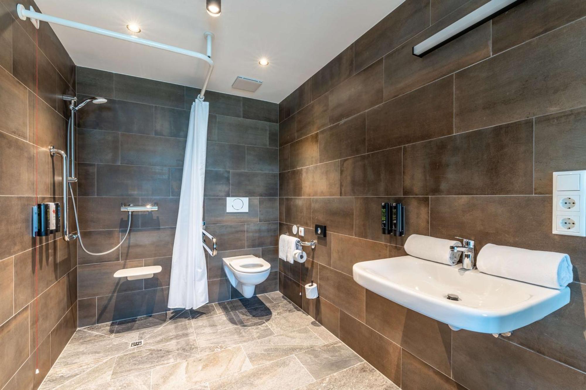 Aiden By Best Western Stadtgut Hotel Steyr - Free Parking Bagian luar foto